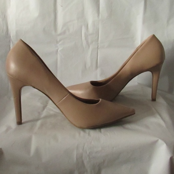 Christian Siriano Nude Heels - Picture 6 of 7